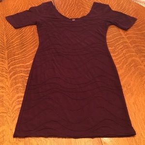 💕PRICE DROP! plum colored ribbing detailed dress